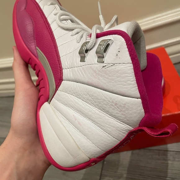 Jordan 12 Valentine’s Day “Vivd Pink” Used Size 5.5 - Picture 5 of 6